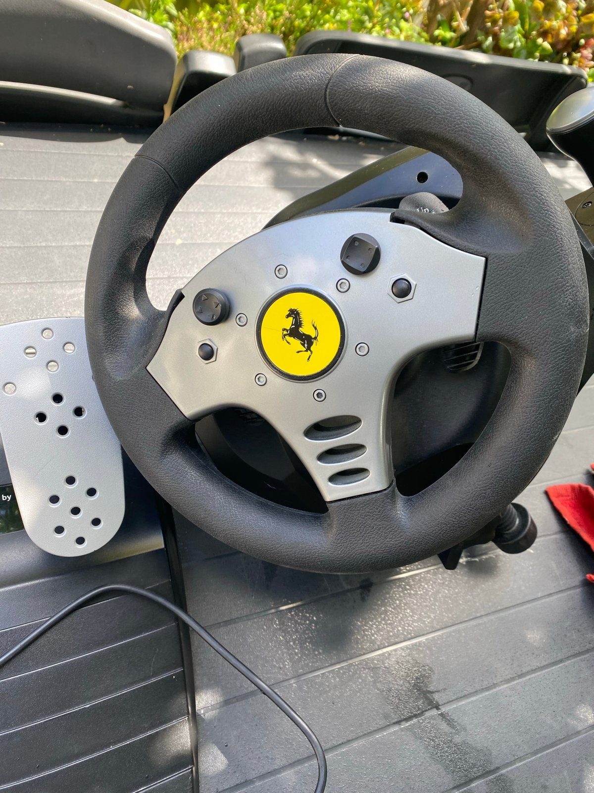 Thrustmaster Ferrari racestuur met pedalen en shifter, Racestuur, Gebruikt, Force feedback, Ophalen of Verzenden