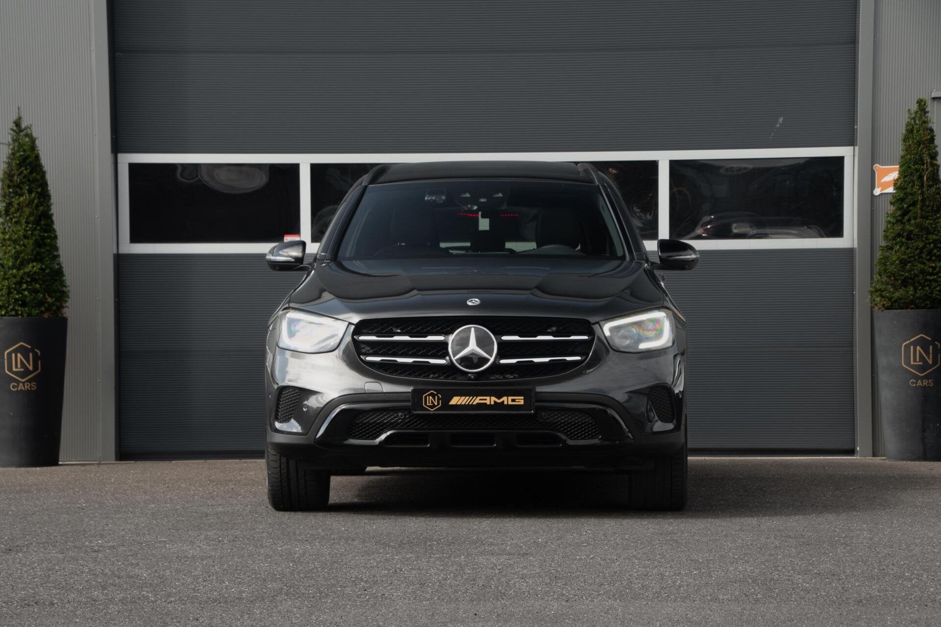 Mercedes GLC-klasse 300e 4MATIC|Pano|DAB|camera|Dashcam, Automaat, Dealer onderhouden, Gebruikt, 4 cilinders