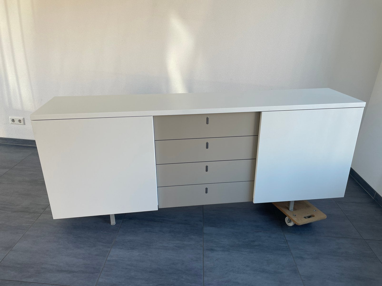 MOOIE DEGELIJKE DRESSOIR WIT GRIJS, Ophalen, Met lade(s), Zo goed als nieuw, 200 cm of meer