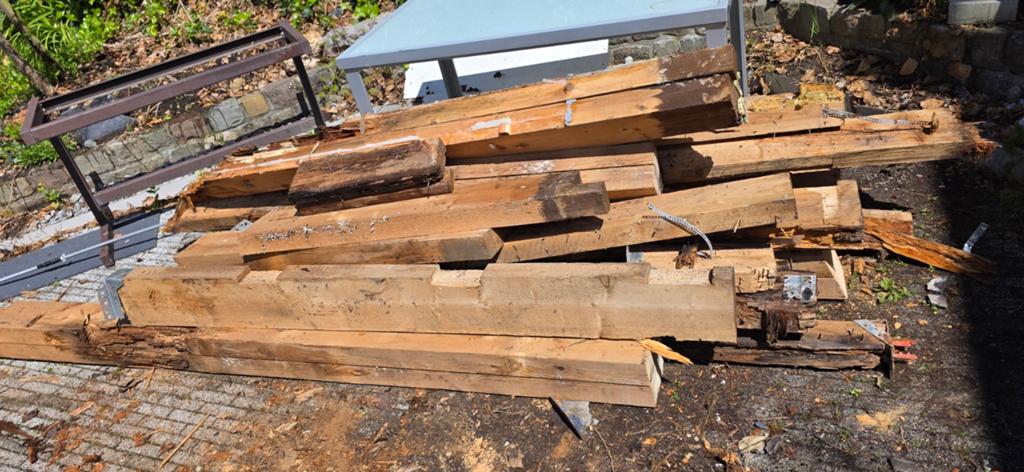 GRATIS!! Stookhout voor vreugdevuur/kampvuur etc., Tuin en Terras, Haardhout, 3 tot 6 m³, Ophalen, Overige houtsoorten, Blokken