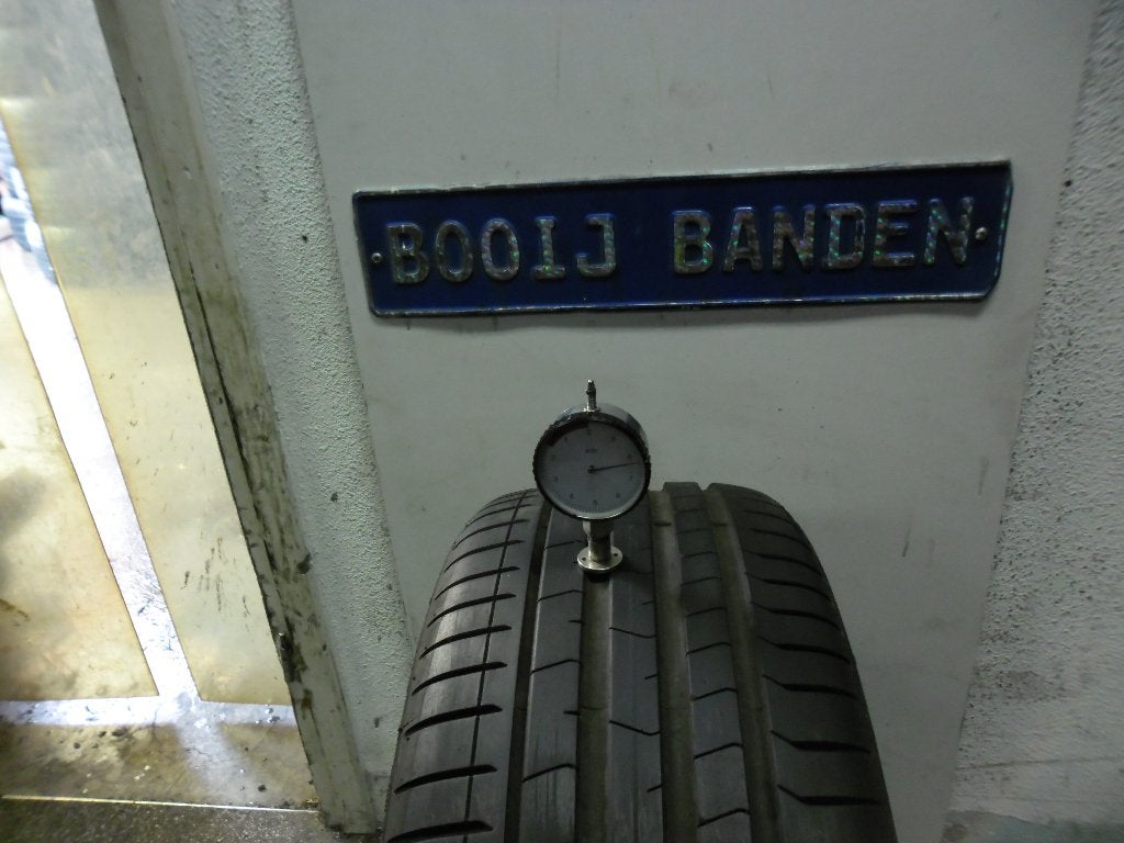 225 40 19 rft demobanden pirelli p zero met 7,7 mm profiel, 19 inch, Banden en Velgen, Ophalen of Verzenden, Zomerbanden