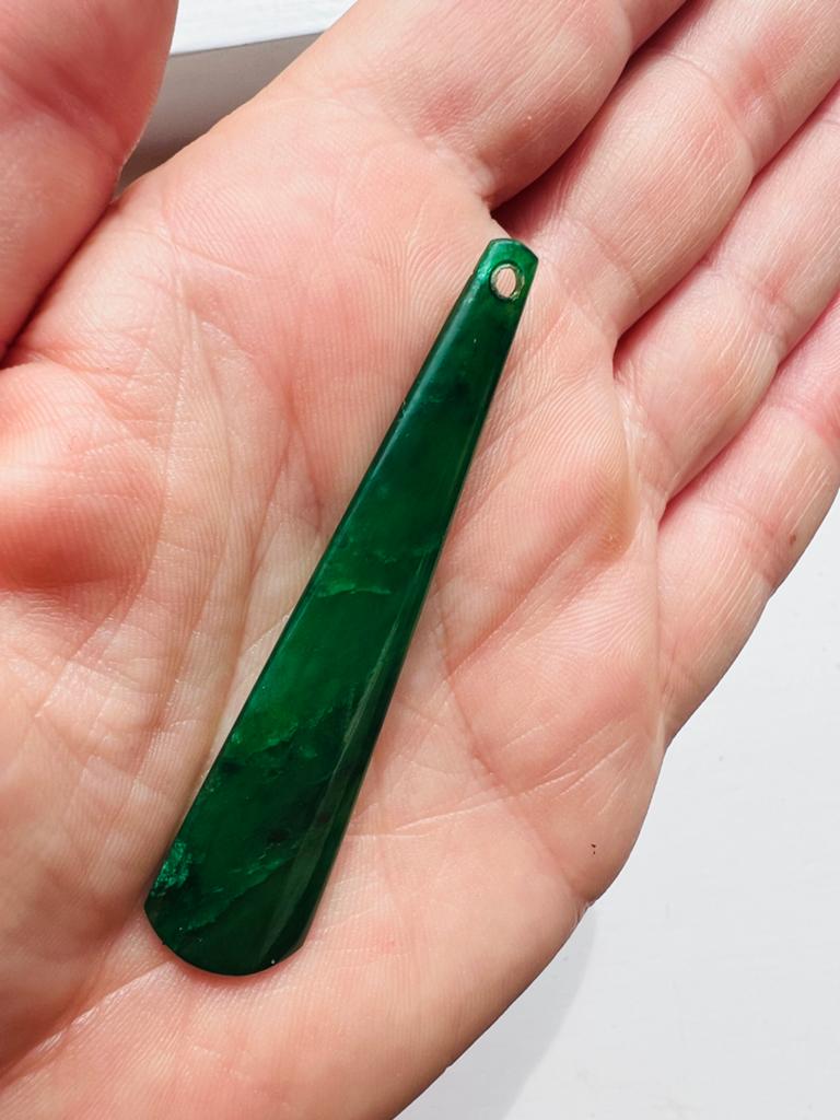Elegante Jade Natuursteen Hanger - Groen, Overige voorstellingen, Nieuw, Ophalen of Verzenden, Steen of Mineraal