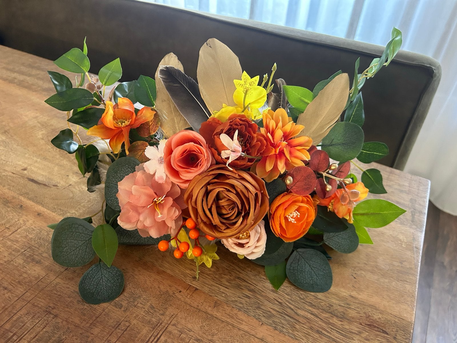 Handgemaakte hoofdband met bloemen en veren - Nieuw, Ophalen of Verzenden, Nieuw, One size fits all