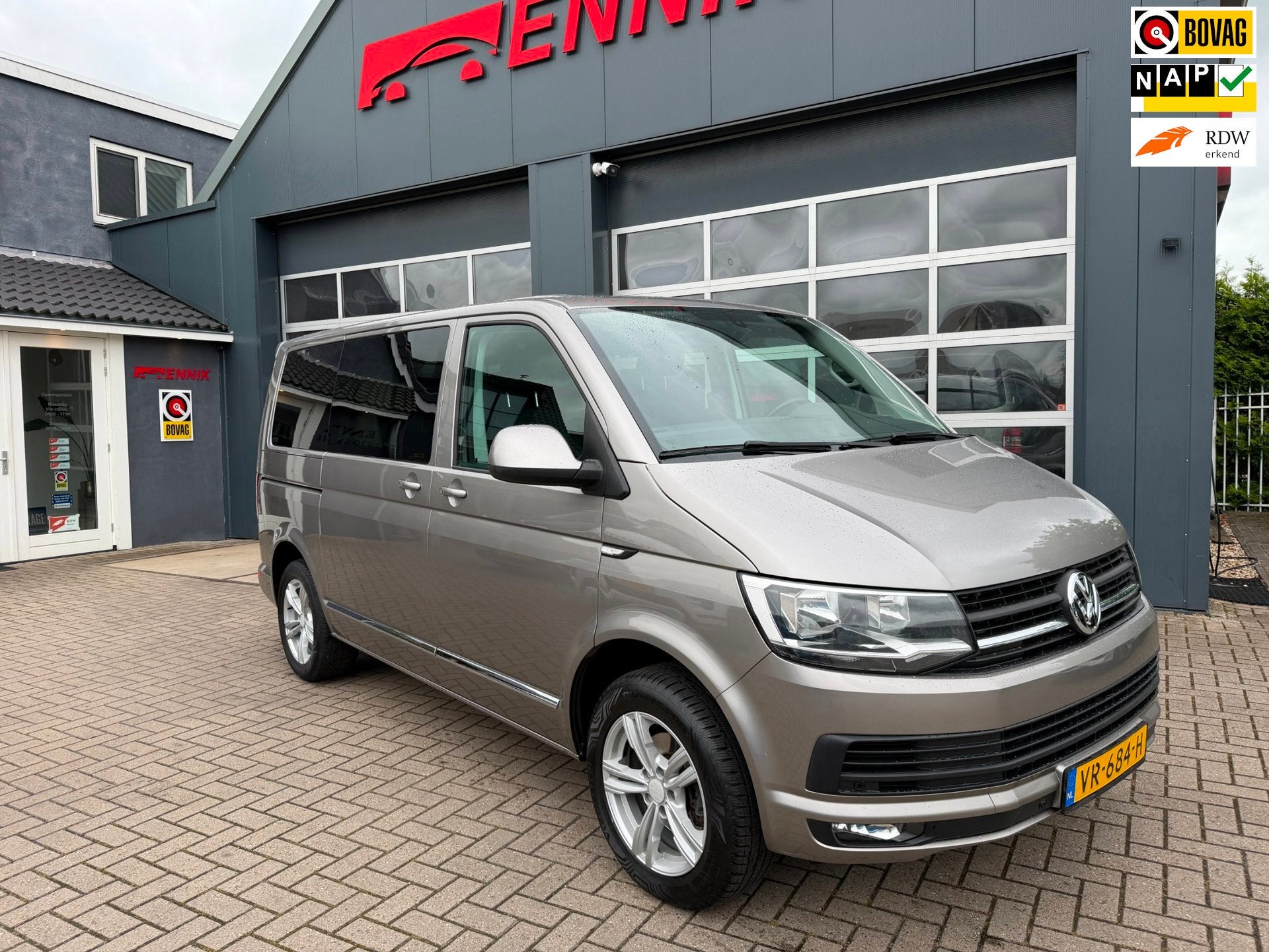 Volkswagen Transporter 2.0 TDI L1H1 BM DC Comfortline / Came, Auto's, Euro 5, Stof, Gebruikt, 4 cilinders