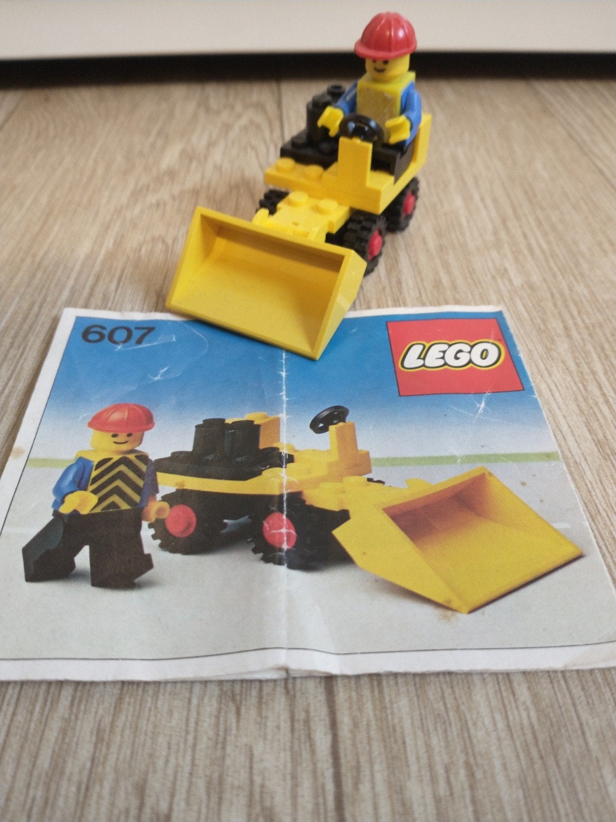 Lego 607 Dumper met minifiguur en instructies, Gebruikt, Lego, Ophalen of Verzenden, LEGOLAND