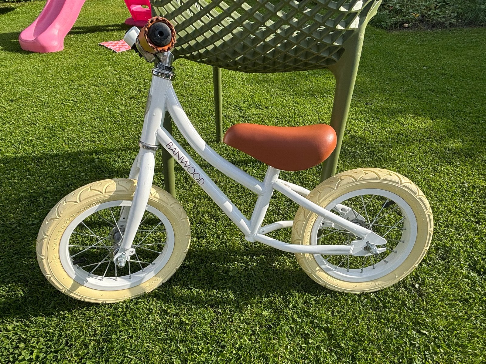 ZGAN Banwood loopfiets wit met bruine accenten, Ophalen, Zo goed als nieuw, Minder dan 16 inch