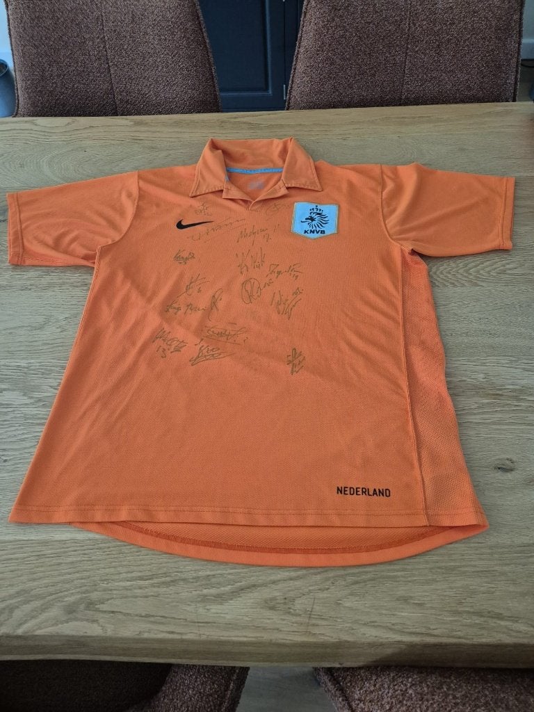 Jong oranje shirt Europees Kampioen 2007 + handtekeningen, Ophalen of Verzenden, Zo goed als nieuw, Overige binnenlandse clubs