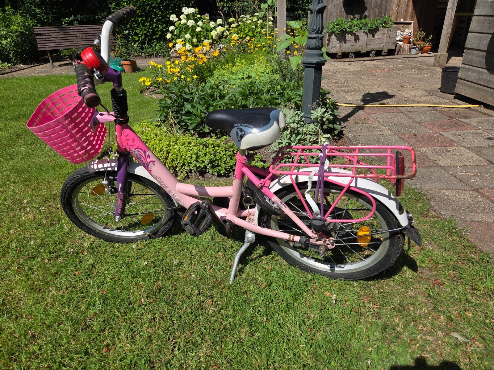 Alpina roze fiets meisje met mandje en slot, Terugtraprem, Ophalen of Verzenden, 20 inch, Handrem