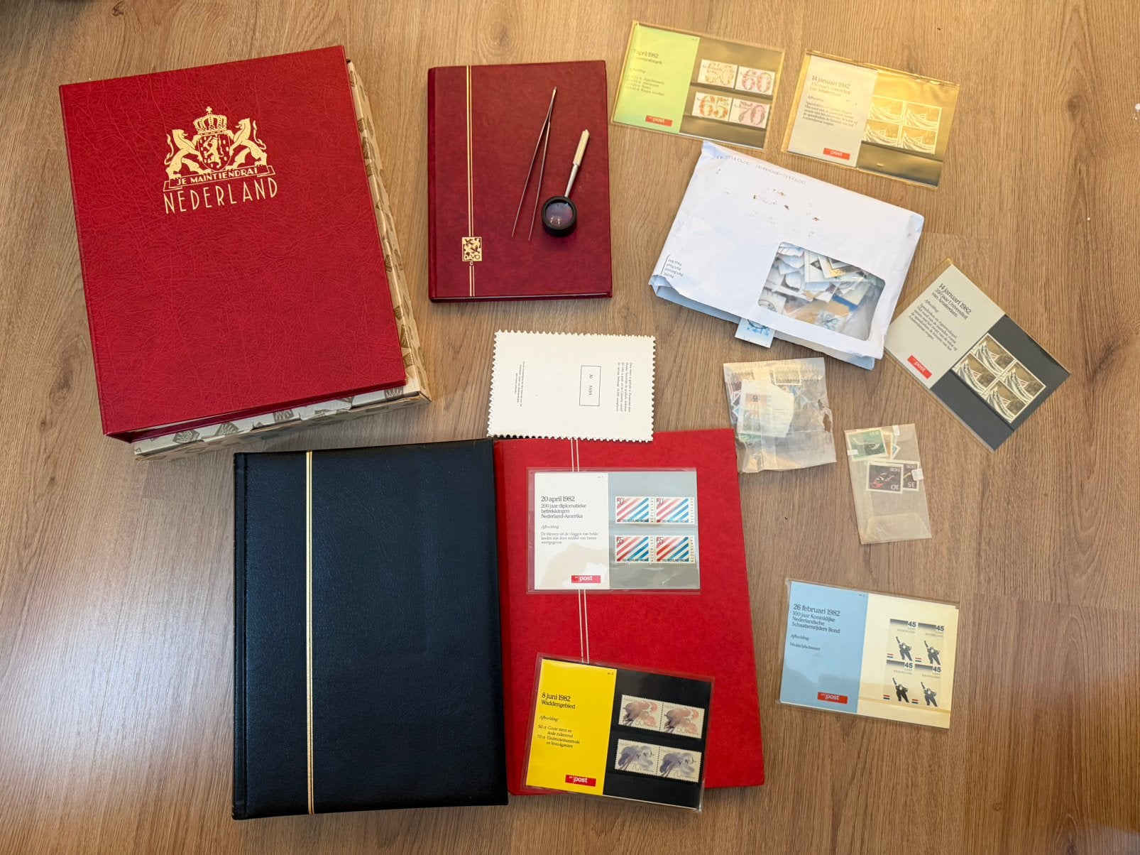 Postzegelverzameling Nederland & buitenland, Postzegels en Munten, Postzegels | Nederland, Ophalen of Verzenden