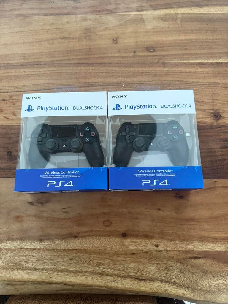 Ps4 controller, in verpakking, Overige genres, 1 speler, Ophalen of Verzenden, Zo goed als nieuw