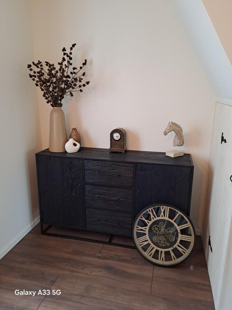 Super mooie zwarte dressoir van Mangohout, Ophalen, Zo goed als nieuw, Industrieel, 25 tot 50 cm