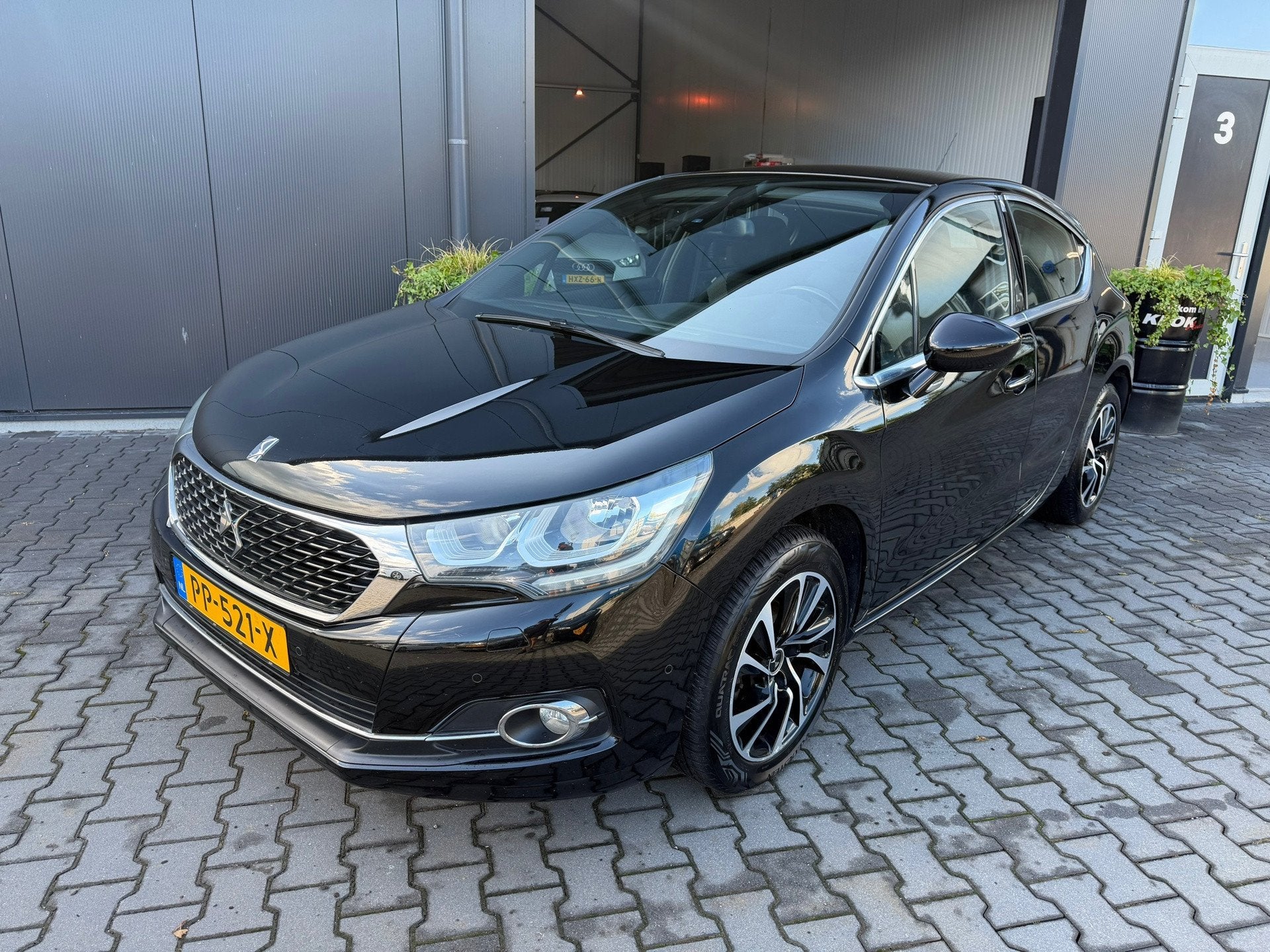 DS 4 Crossback 1.2 PureTech Business, Auto's, DS, Stof, Gebruikt, 1199 cc, Automatische klimaatregeling