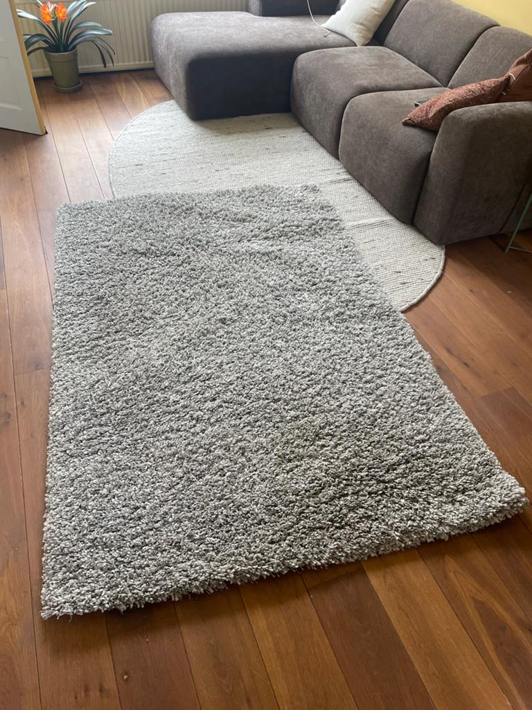 Grijs hoogpolig vloerkleed, zacht en comfortabel, Ophalen, 150 tot 200 cm, 200 cm of meer, Zo goed als nieuw