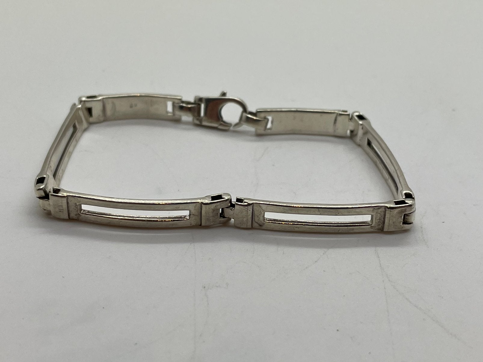 E598 Prachtige zilveren modernist armband, Ophalen of Verzenden, X, Zilver, Zilver