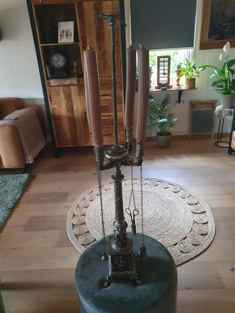 Antieke kandelaar met 4 armen en decoratieve details, Ophalen of Verzenden