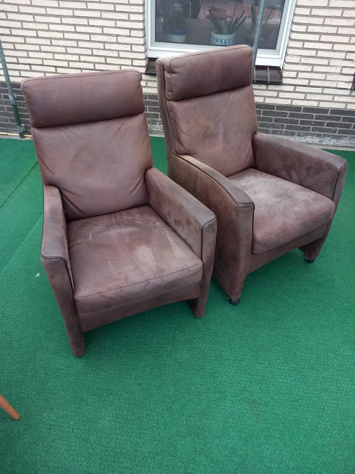 2 goed zittende bruine fauteuils, Huis en Inrichting, Fauteuils, Ophalen, Gebruikt, 50 tot 75 cm, Leer