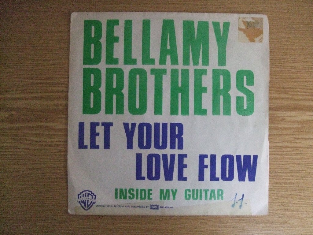 BELLAMY BROTHERS     LET YOUR LOVE FLOW / INSIDE MY GUITAR, 7 inch, Ophalen of Verzenden, Zo goed als nieuw, Pop