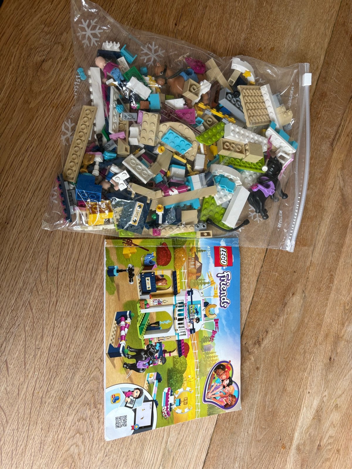Lego Friends Heartlake Manege 41367 - Complete set, Kinderen en Baby's, Speelgoed | Duplo en Lego, Lego, Friends, Ophalen of Verzenden