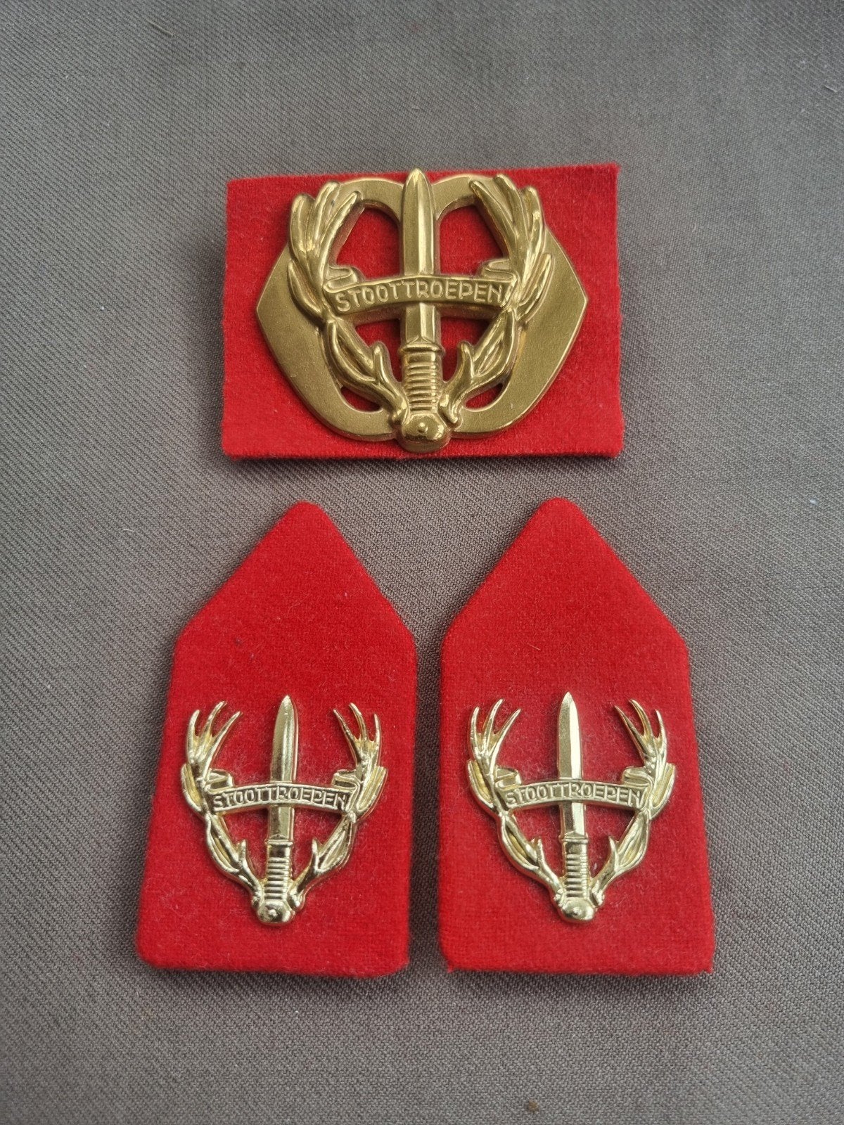 Setje Regiment Stoottroepen (natosluiting), Verzamelen, Ophalen of Verzenden, Landmacht, Nederland, Embleem of Badge