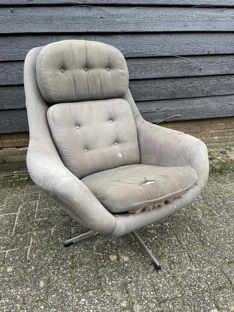 Gratis vintage stoel moet bekleed worden, Ophalen