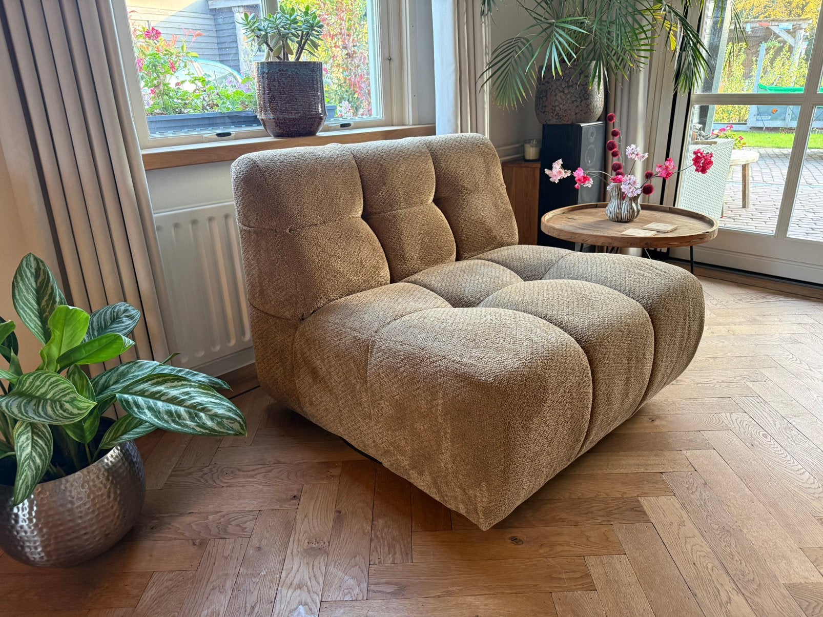 Draaifauteuil in brons/mosterdgele kleur nog geen jaar oud, Ophalen, 75 tot 100 cm, Zo goed als nieuw, 100 tot 125 cm