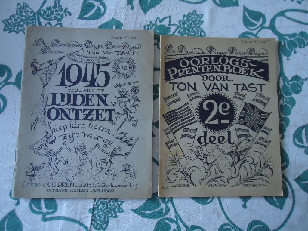 2 prentenboeken 40/45 pseudoniem Ton van Tast  s'-Gravenhage, Verzamelen, Militaria | Tweede Wereldoorlog, Verzenden, Overige soorten