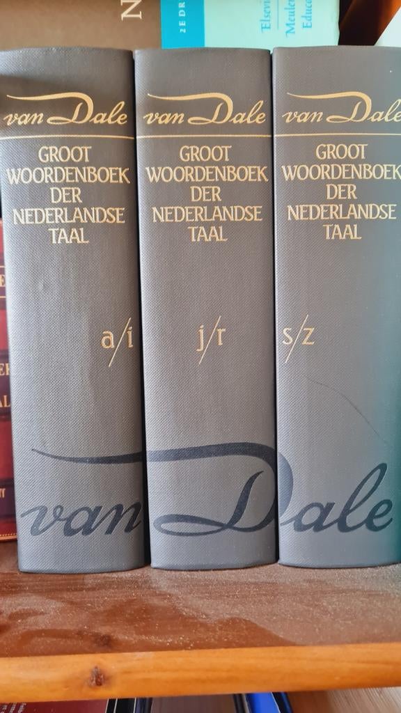 Van Dale Groot Woordenboek Nederlandse Taal 3 delig 1984, Ophalen of Verzenden, Zo goed als nieuw, Van Dale, Nederlands