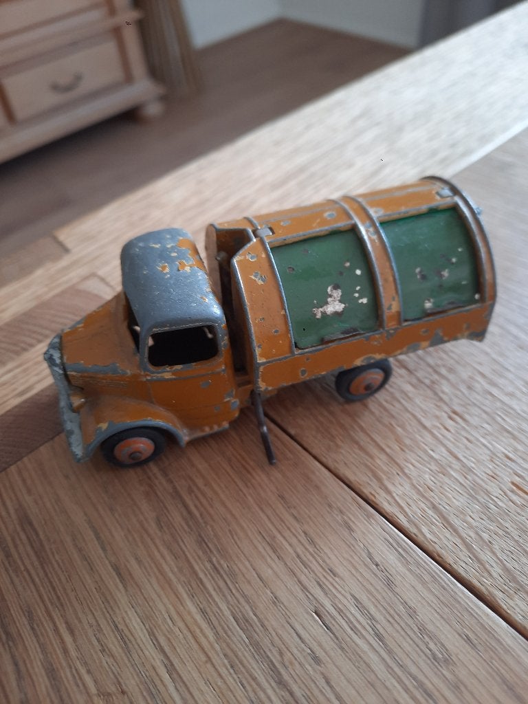 Dinky Toys. Bedford vuilniswagen, Hobby en Vrije tijd, Modelauto's | 1:43, Ophalen of Verzenden, Gebruikt, Bus of Vrachtwagen