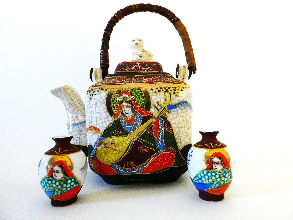 Chinese Satsuma theepot met foo dog deksel en 2 vaasjes, Ophalen of Verzenden