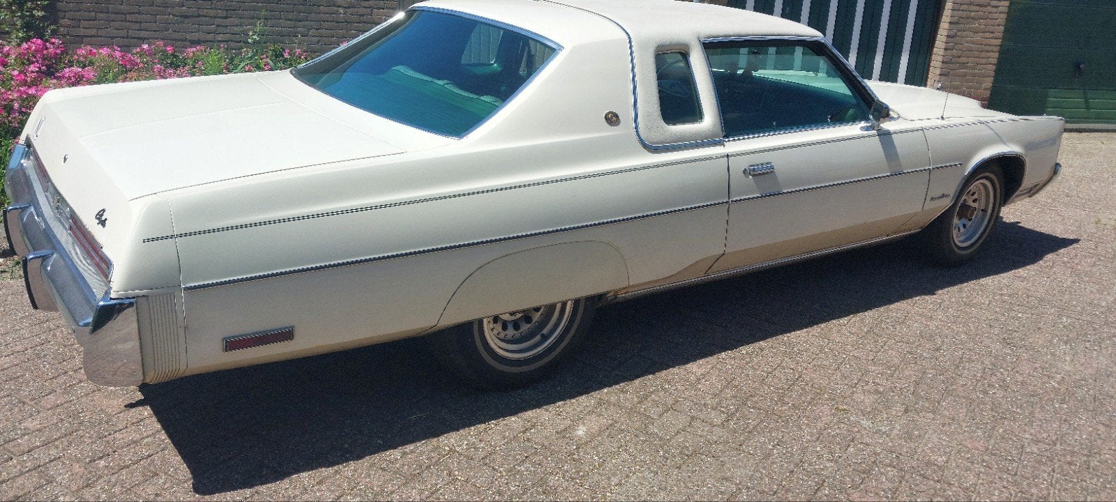 Chrysler Newport 6.3 1976 Wit, 8 cilinders, Wit, 7000 cc, 453 kg