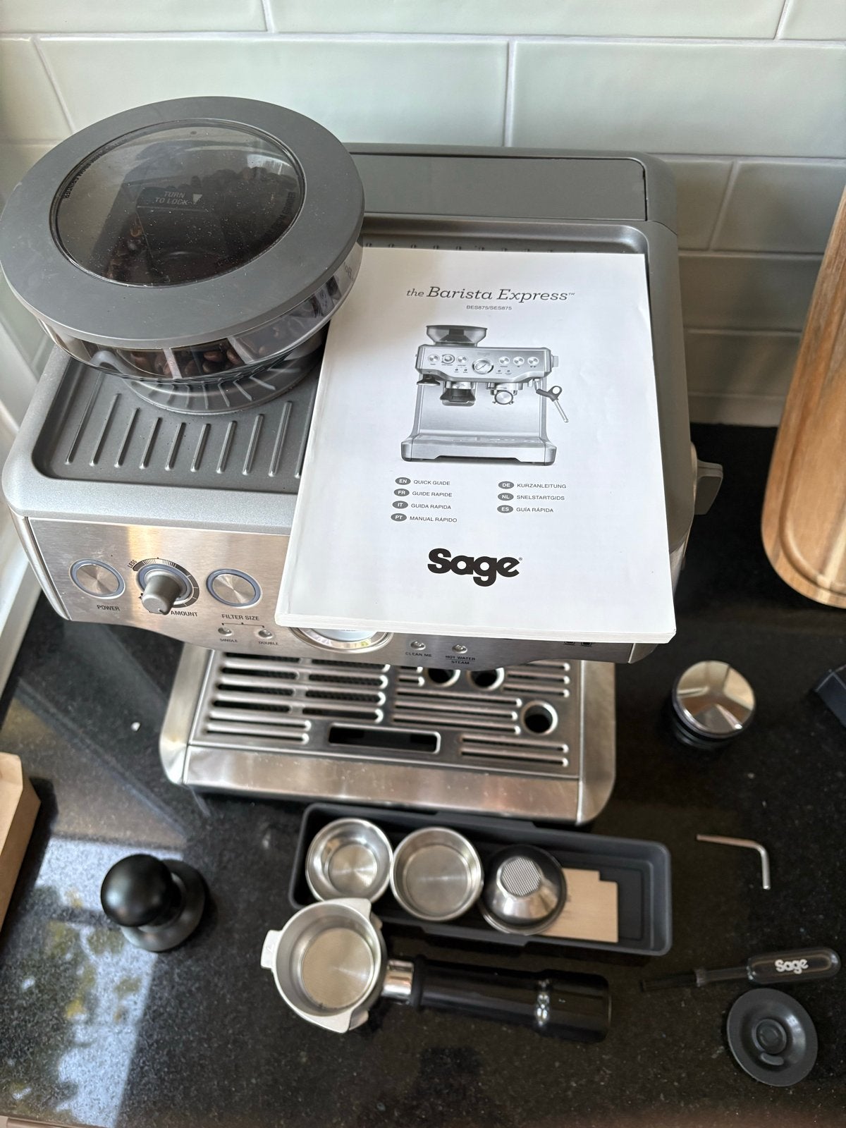 Sage Barista Express - Goed onderhouden met extra's, Witgoed en Apparatuur, Koffiezetapparaten, Ophalen, Afneembaar waterreservoir