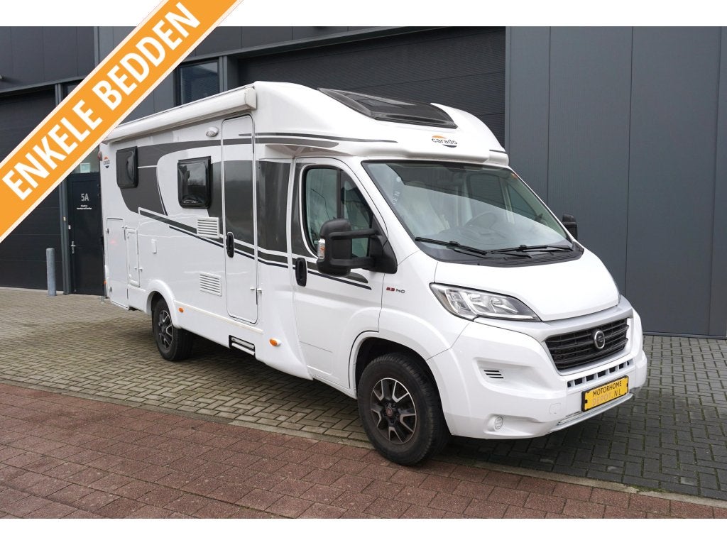 Carado T337 Automaat / lengte bedden, Caravans en Kamperen, Campers, Automaat, Standaard zit, Ringverwarming, Fiat