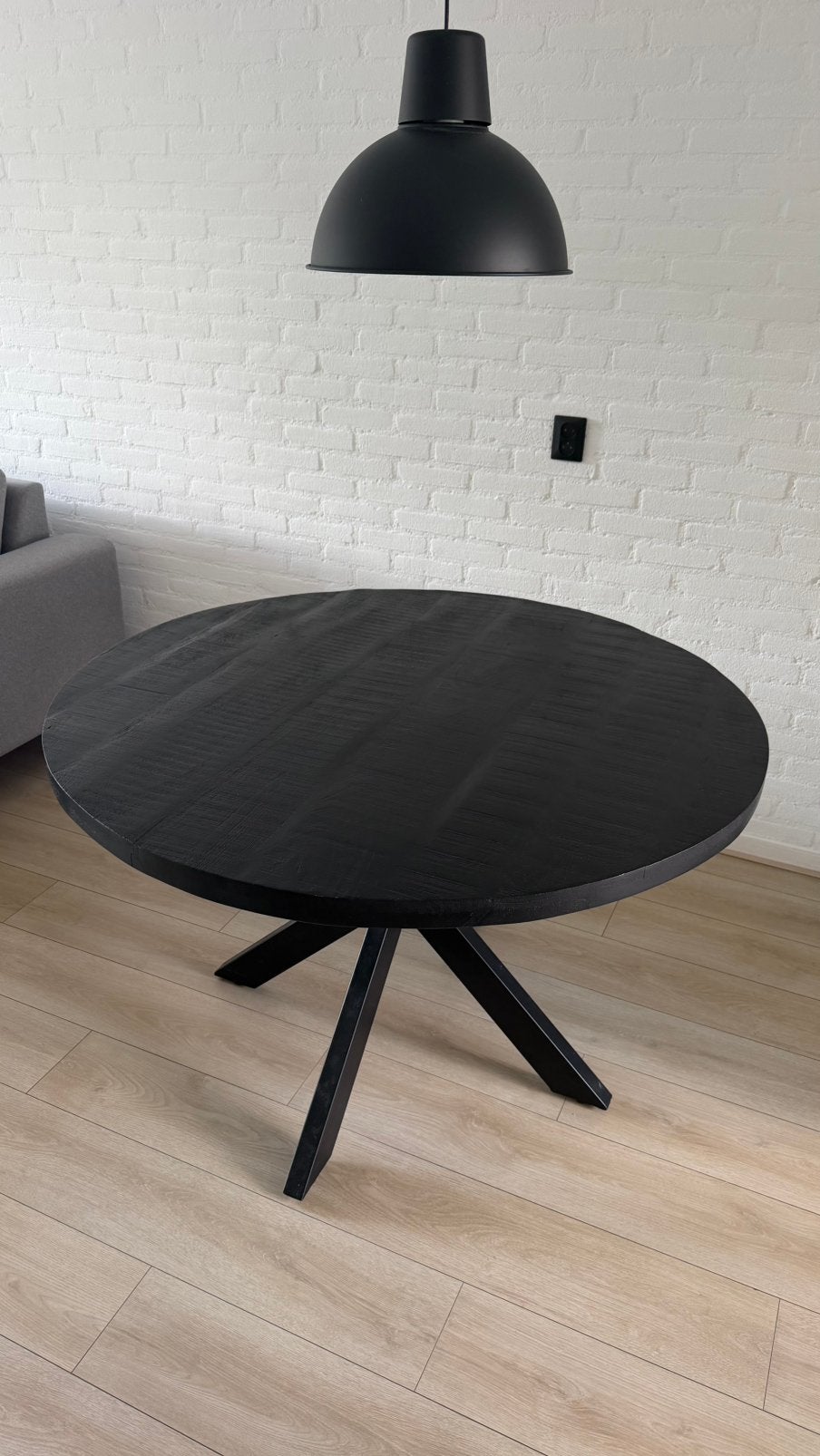 Mangohouten tafel 120 cm met zwart metalen kruispoot, Huis en Inrichting, Tafels | Eettafels, Ophalen, 100 tot 150 cm, Rond, Zo goed als nieuw
