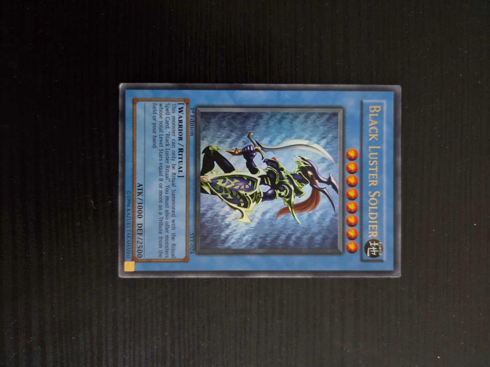Yu-Gi-Oh! Black Luster Soldier - 1st Edition SYE-024, Ophalen, Zo goed als nieuw, Losse kaart