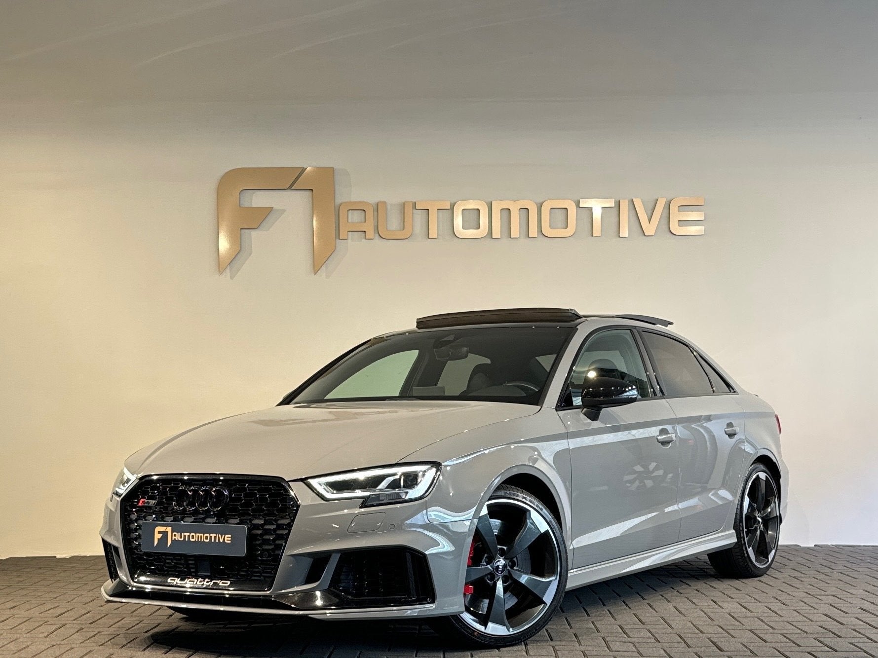 Audi RS3 Limousine 2.5 TFSI quattro Pano|RS Seat|Keyless|B&O, Auto's, Audi, Automaat, Dealer onderhouden, Gebruikt, RS3