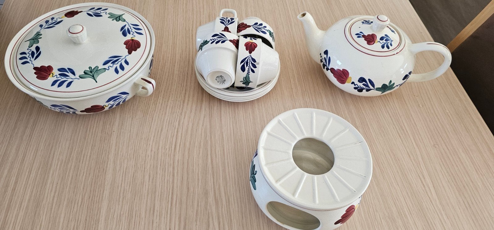 Boch Frères Boerenbont theeservies en soepterrine, Antiek en Kunst, Antiek | Servies los, Ophalen of Verzenden