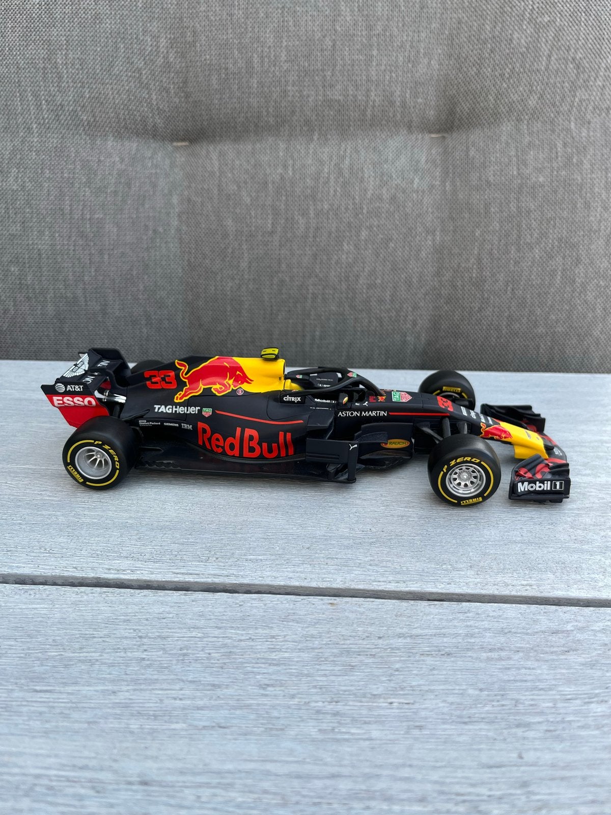 Red Bull Racing F1 Modelauto RB14 - Max Verstappen #33 1:24, Ophalen of Verzenden, Nieuw, Auto, Overige merken
