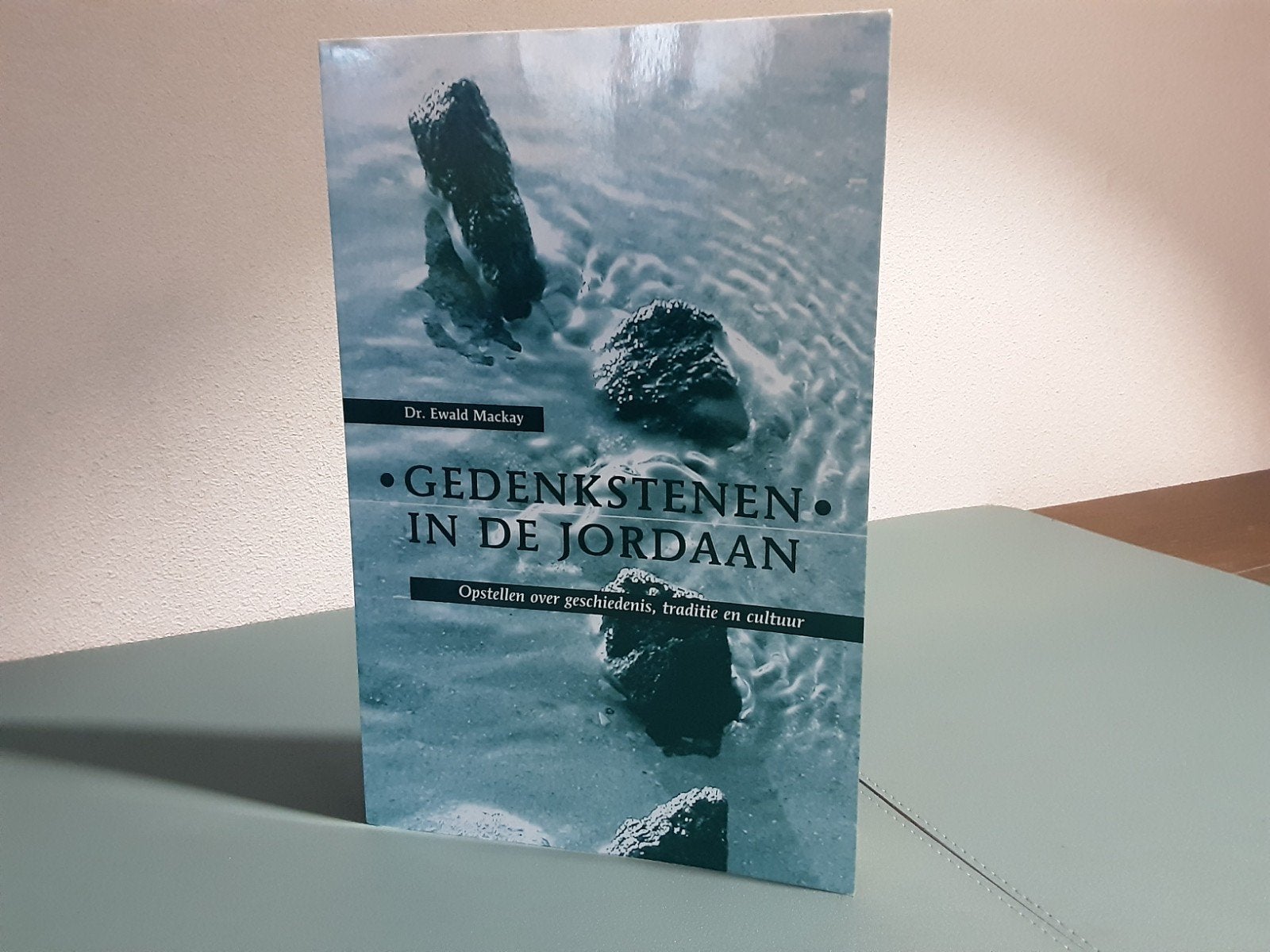 Gedenkstenen in de Jordaan / Dr. Ewald Mackay, Ophalen of Verzenden, Gelezen, Dr. Ewald  Mackay