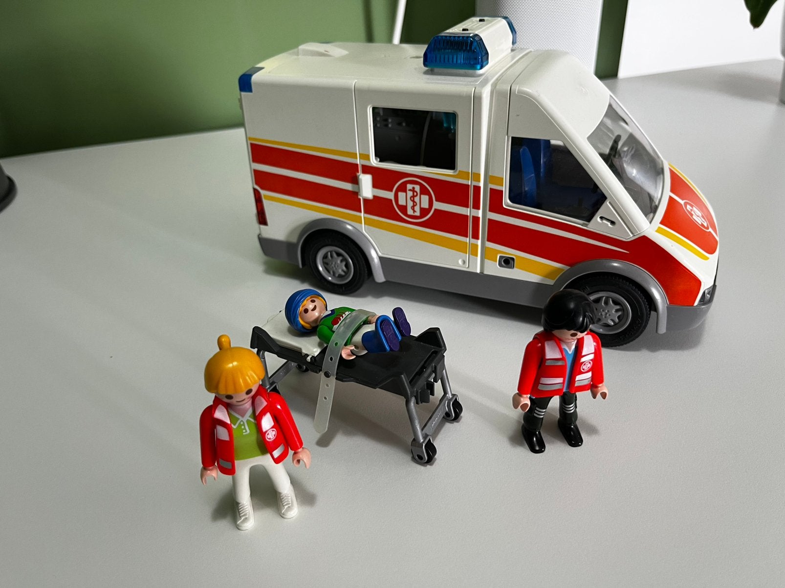 Playmobil ambulance, Ophalen, Zo goed als nieuw
