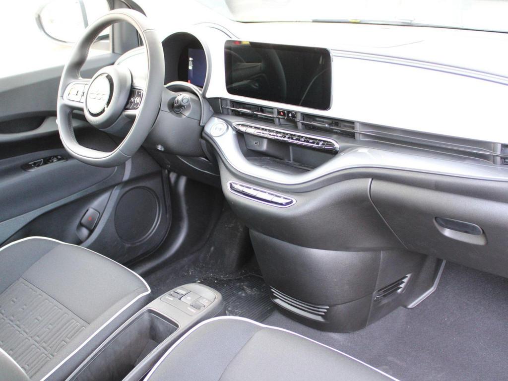 Fiat 500e RED 24 kWh VOORRAAD KORTING, Auto's, 12 maanden, Stof, Zwart, 95 pk