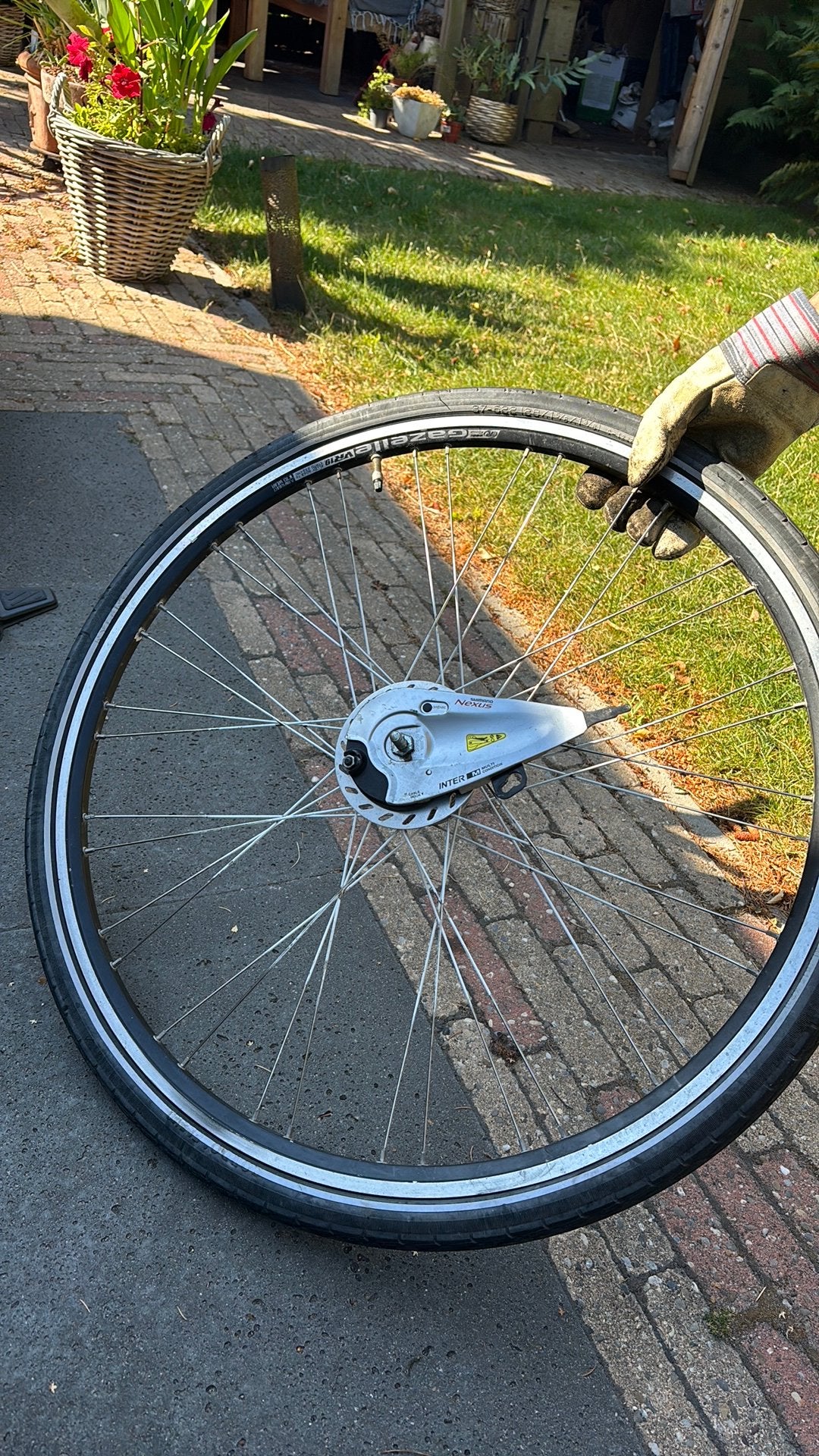 28 inch voorwiel met Shimano Nexus DH-2R35-E, Fietsen en Brommers, Fietsonderdelen, Zo goed als nieuw, Aluminium, Stadsfiets, Ophalen