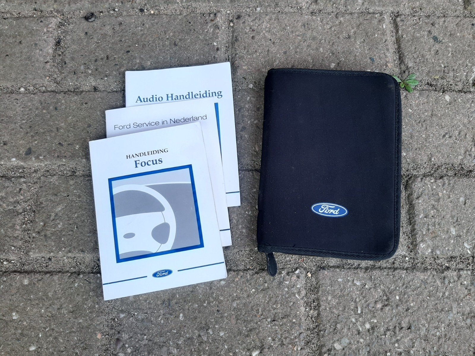 Ford Focus Mk1 Instructieboekje handleiding incl map, Ophalen of Verzenden