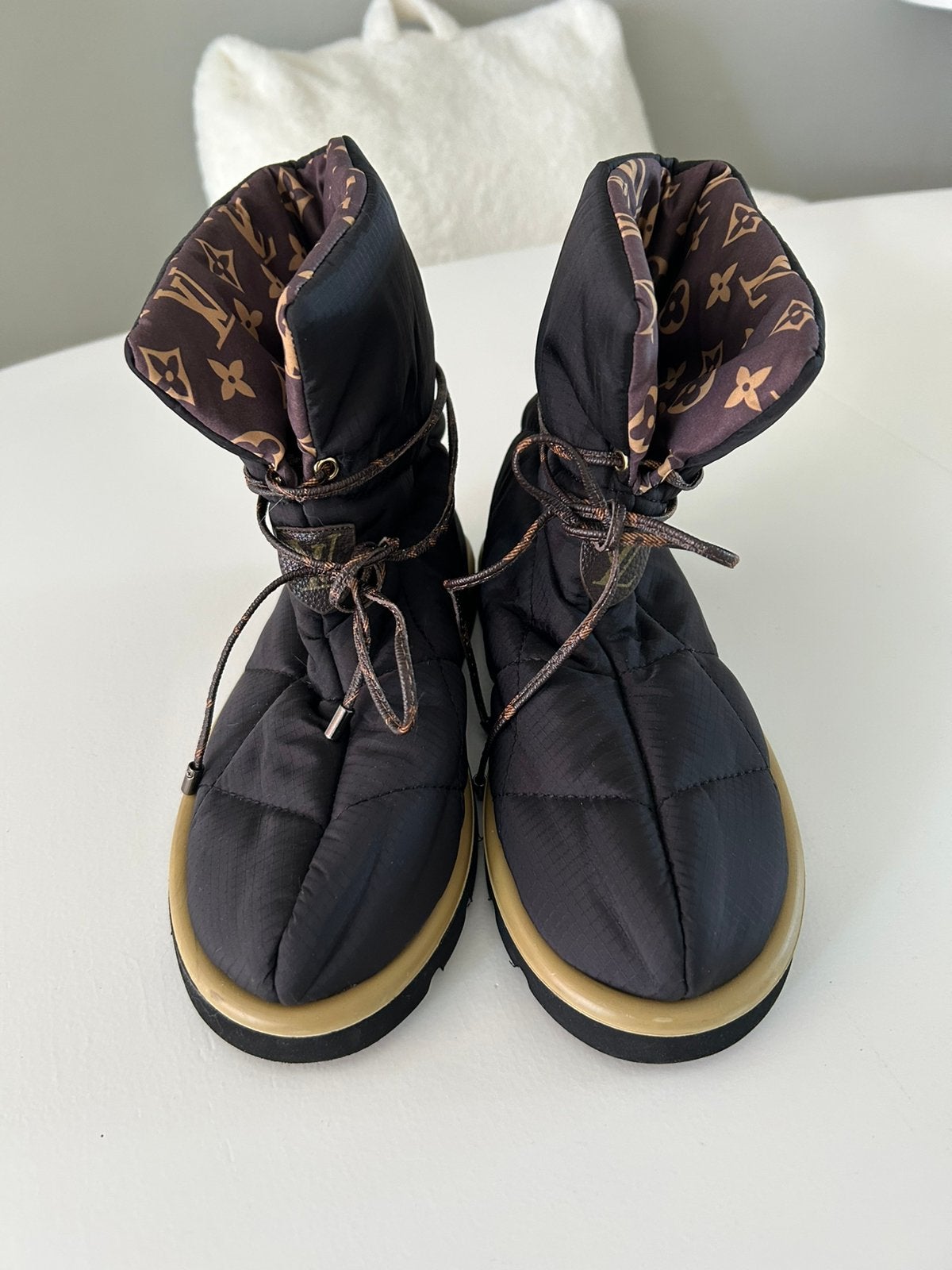 Pillow boots “Louis Vuiton” snowboots mt 37, Ophalen, Bruin, Snowboots, Nieuw