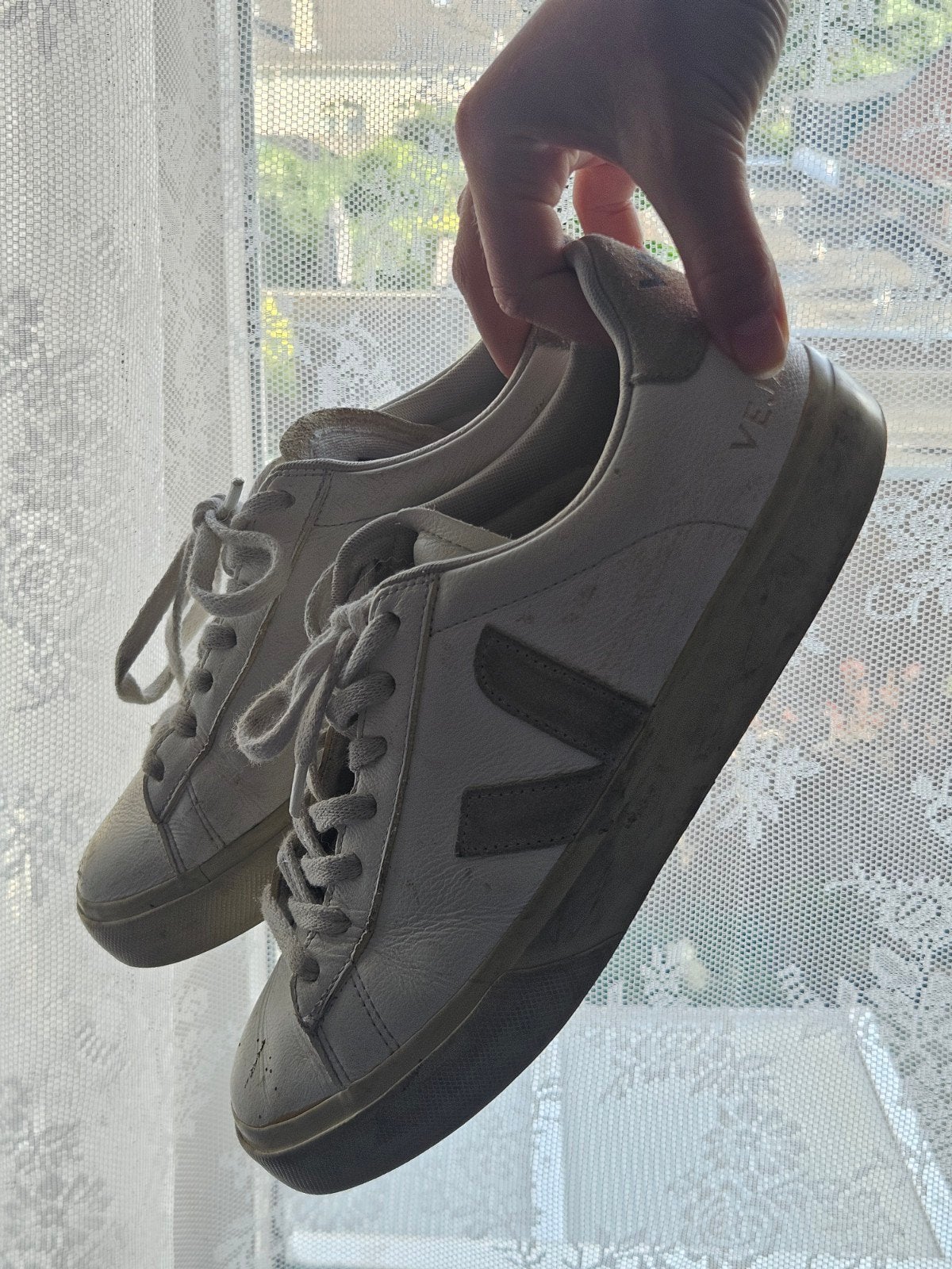 Veja V-10 Sneakers Dames - Wit/Beige, Wit, Veja, Ophalen of Verzenden, Sneakers of Gympen