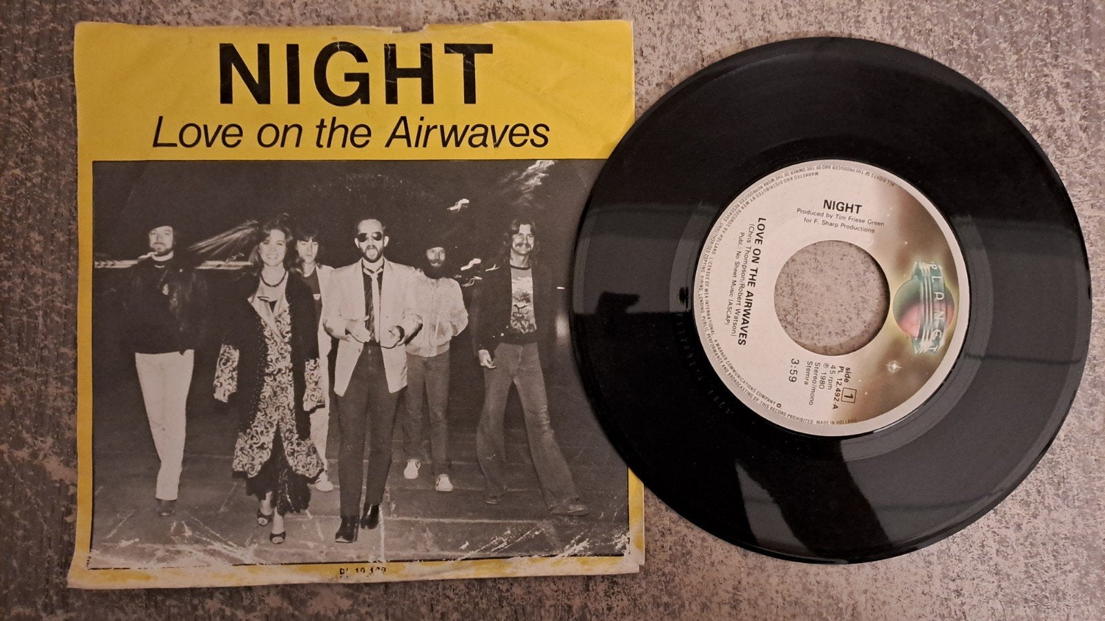 Night  - love on the airwaves, Gebruikt, 7 inch, Pop, Fotohoes