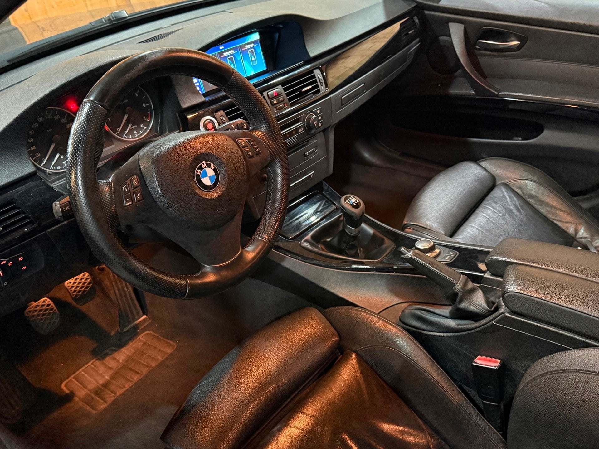 BMW 3-serie 320i Sedan 2006 M-sport Dakje CarPlay NWE KETTIN, Achterwielaandrijving, Automatische klimaatregeling, 4 cilinders
