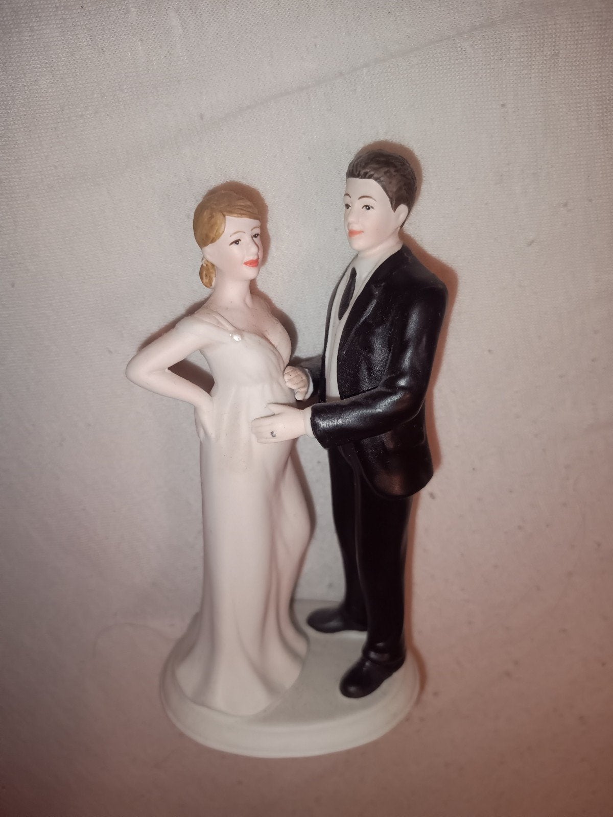 bruids taart topper expecting couple, Ophalen of Verzenden, Zo goed als nieuw, Zwart, Trouwjurk