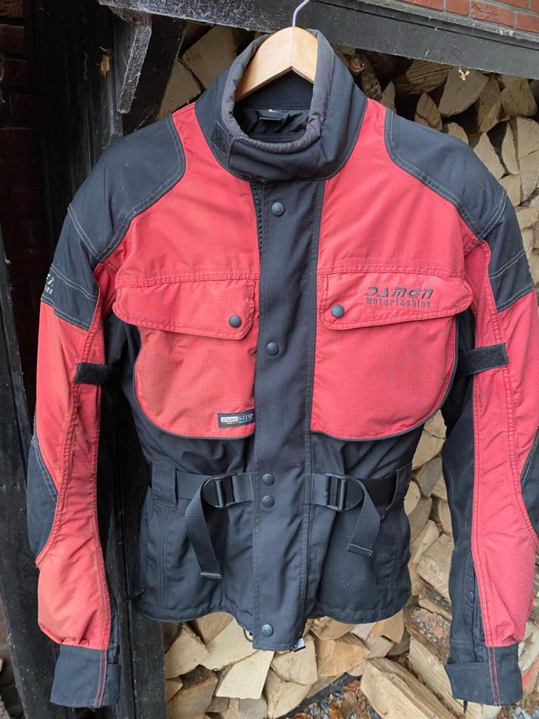 Mooie dames Motorjas merk Damen- Maat S, Motoren, Kleding | Motorkleding, Ophalen of Verzenden, Tweedehands, Dames, Jas | textiel