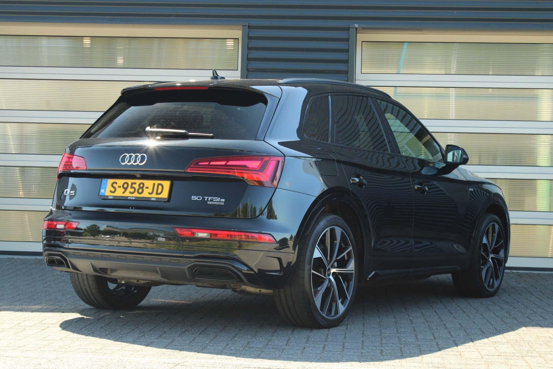 Audi Q5 50 TFSIe 299pk S edition | Panoramadak | Trekhaak |, Automaat, 12 maanden, 14 kWh, Gebruikt
