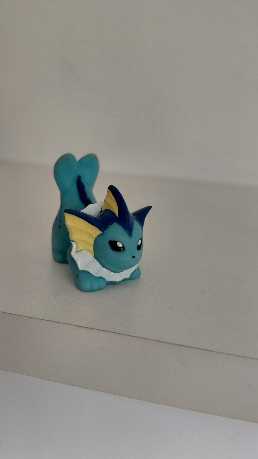 Pokémon poppetje Vaporeon Bandai, Ophalen of Verzenden, Zo goed als nieuw